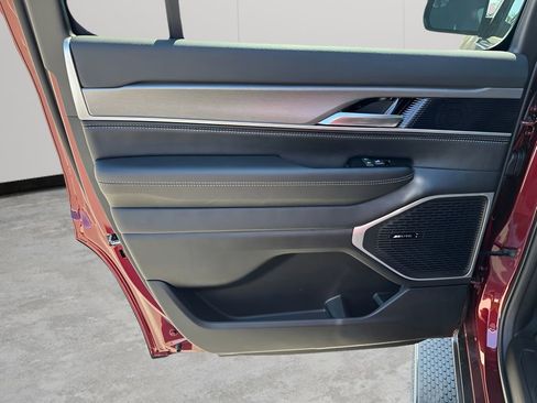 New 2026 Jeep Grand Wagoneer Limited AWD/4WD image 19