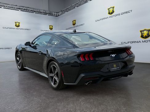 Used 2025 Ford Mustang Coupe image 3