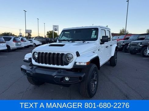 Used 2025 Jeep Gladiator Sport AWD/4WD image 10