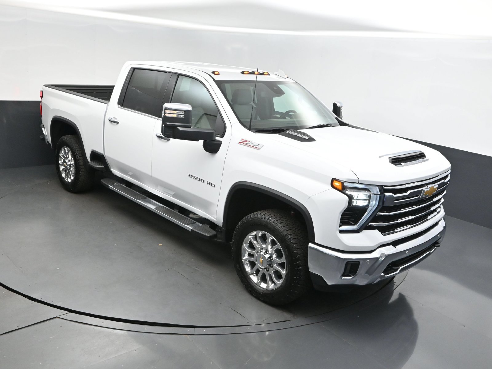 Used 2025 Chevrolet Silverado 2500 LTZ w/ LTZ Convenience Package AWD/4WD image 1