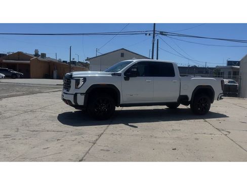New 2026 GMC Sierra 2500 AT4 w/ AT4 Premium Plus Package AWD/4WD image 7