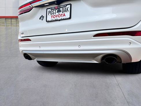 Used 2020 Lincoln Corsair Reserve w/ Appearance Package image 19