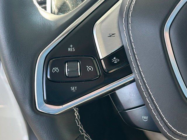 Used 2024 Chevrolet Corvette Stingray Premium Conv w/ Z51 Performance Package RWD image 21