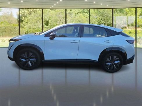 Used 2024 Nissan Ariya AWD image 8