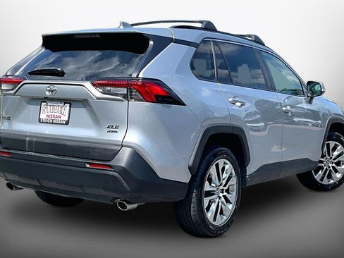 Used 2021 Toyota RAV4 XLE Premium AWD/4WD image 6