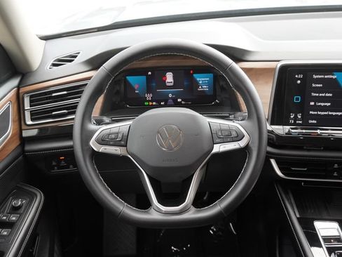 Used 2026 Volkswagen Atlas SE FWD image 18