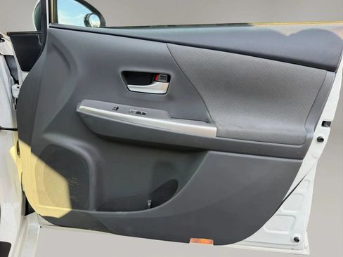 Used 2012 Toyota Prius V Three FWD image 15