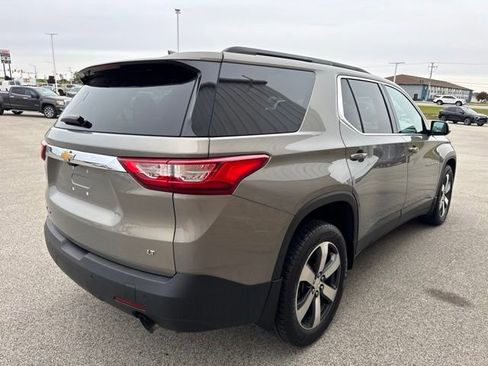 Used 2019 Chevrolet Traverse LT w/ LT Premium Package AWD/4WD image 5