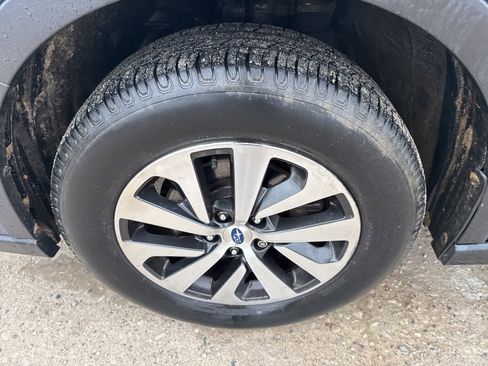 Used 2021 Subaru Outback Premium image 6