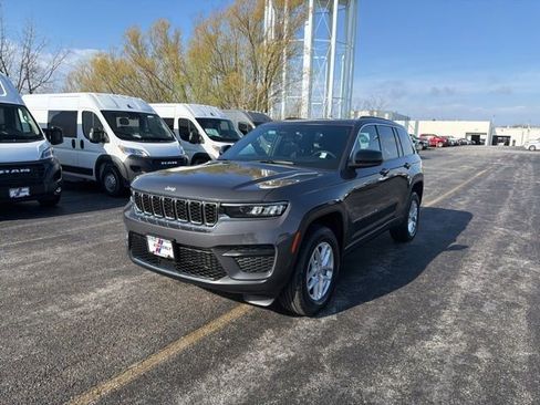 New 2026 Jeep Grand Cherokee Laredo X AWD/4WD image 1