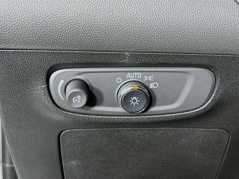 Used 2025 Buick Encore GX Preferred image 16