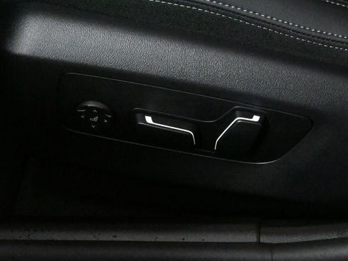 Used 2026 BMW 530i xDrive w/ Premium Package image 28