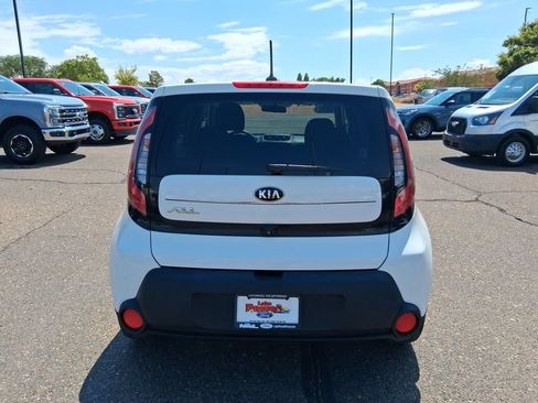 Used 2016 Kia Soul + FWD image 4