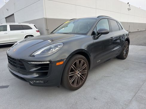 Used 2018 Porsche Macan GTS image 2