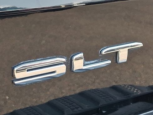 Used 2026 GMC Sierra 1500 SLT AWD/4WD image 30