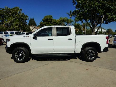 Used 2025 Chevrolet Silverado 1500 ZR2 w/ Technology Package image 31