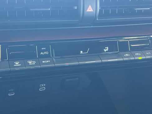 Certified 2024 Toyota Prius Prime SE image 17