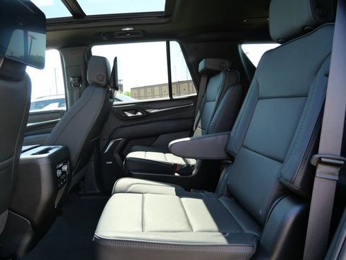 Used 2023 GMC Yukon Denali w/ Denali Reserve Package AWD/4WD image 15