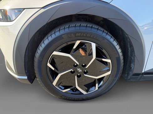 Certified 2024 Hyundai Ioniq 5 SEL RWD image 9