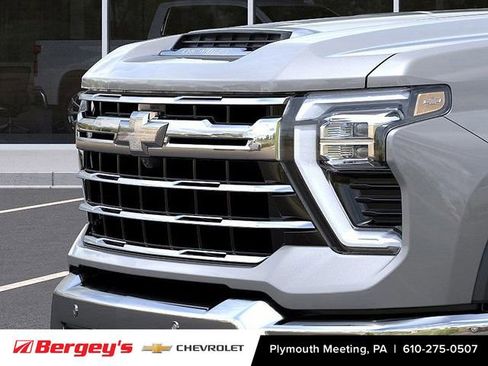 New 2026 Chevrolet Silverado 2500 LTZ w/ LTZ Convenience Package AWD/4WD image 15