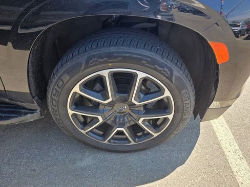 Used 2021 Chevrolet Suburban RST w/ Rear Media and Nav Package AWD/4WD image 3