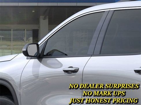 New 2026 Chevrolet Traverse LT w/ Enhanced Driving Package image 12