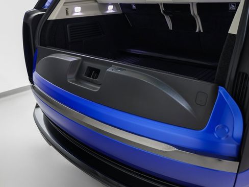 Used 2024 Land Rover Range Rover SV image 39