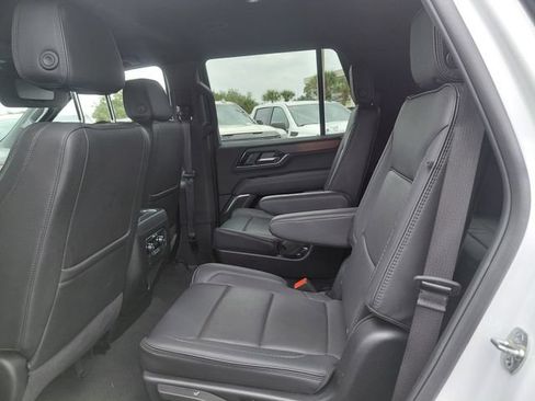 Used 2025 GMC Yukon Denali AWD/4WD image 18