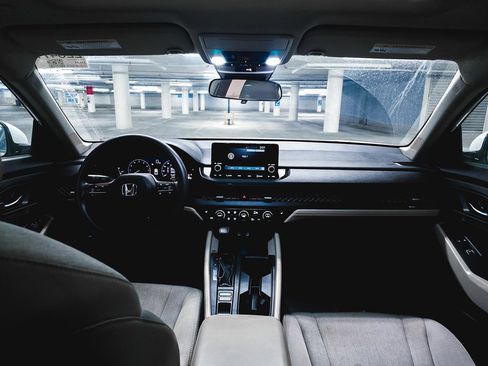 Used 2023 Honda Accord EX image 3