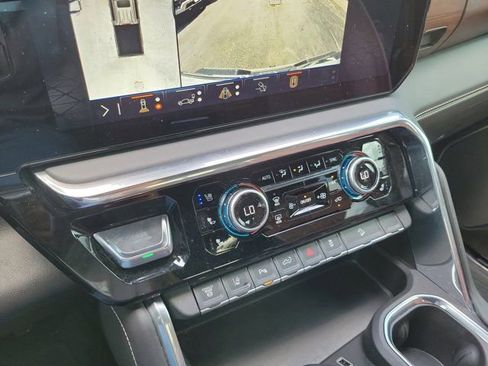 Used 2025 GMC Sierra 2500 Denali Ultimate AWD/4WD image 24