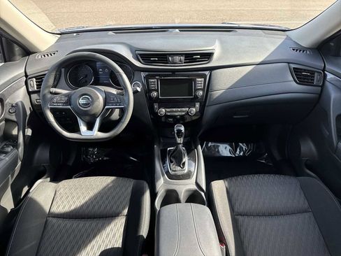 Used 2018 Nissan Rogue SV image 14