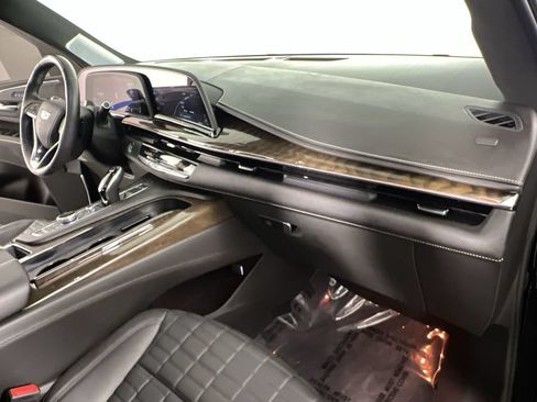 Used 2024 Cadillac Escalade Sport Platinum AWD/4WD image 31