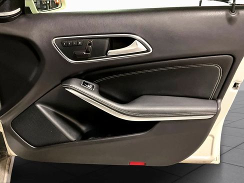 Used 2015 Mercedes-Benz GLA 250 image 21