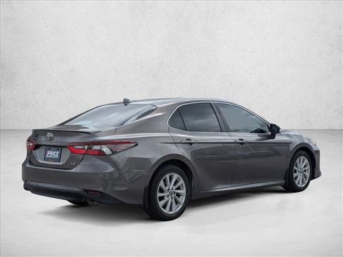 Used 2023 Toyota Camry LE FWD image 5