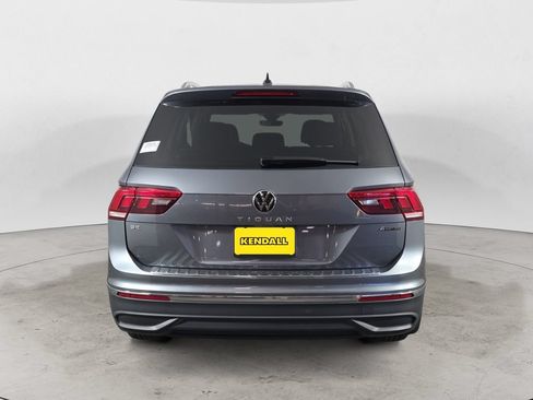 Used 2024 Volkswagen Tiguan SE w/ Panoramic Sunroof Package AWD/4WD image 6