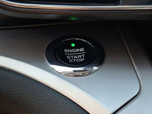 Used 2021 Ford Explorer XLT w/ Equipment Group 202A image 24