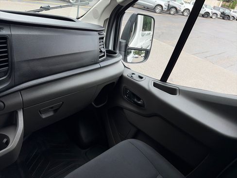 Used 2024 Ford Transit 250 Low Roof AWD w/ Exterior Upgrade Package image 19