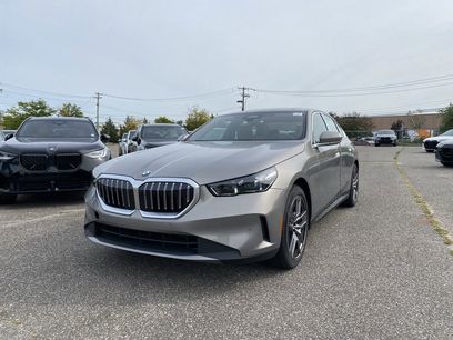 New 2026 BMW 530i xDrive w/ Premium Package