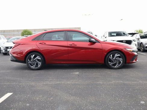 Used 2025 Hyundai Elantra Sport w/ Cargo Package image 4