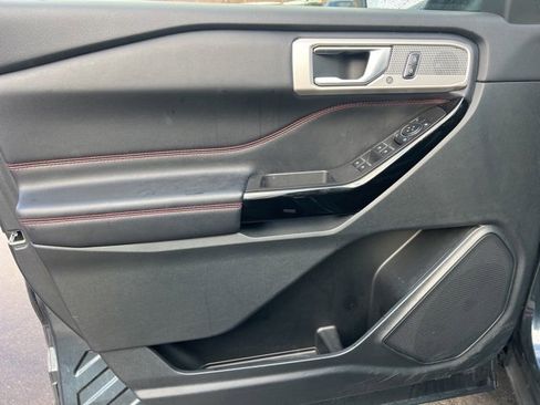 Used 2024 Ford Explorer ST-Line w/ Class IV Trailer Tow Package image 19