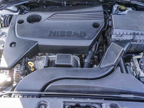 Used 2018 Nissan Altima 2.5 SR w/ SR Midnight Edition image 25