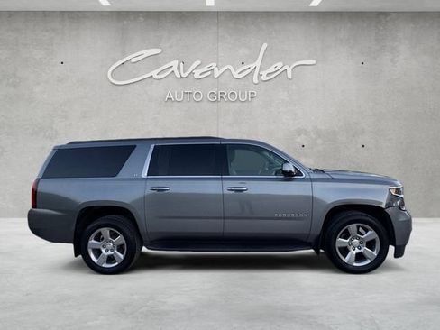 Used 2018 Chevrolet Suburban LT w/ Luxury Package AWD/4WD image 17