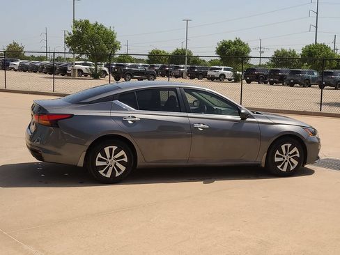 Certified 2025 Nissan Altima 2.5 S FWD image 4