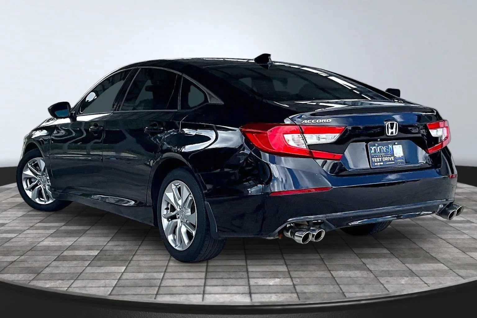 Used 2018 Honda Accord LX image 4