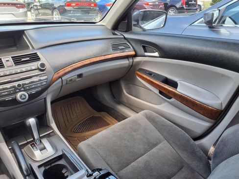 Used 2011 Honda Accord EX image 8