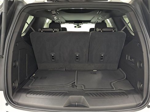 Used 2021 GMC Yukon SLT w/ SLT Premium Package image 29