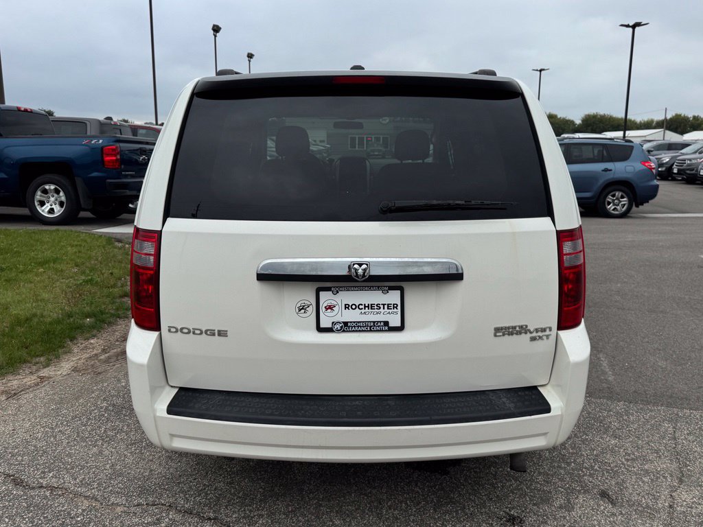 Used 2010 Dodge Grand Caravan SXT FWD image 37