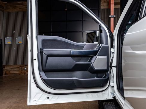 Used 2025 Ford F150 Platinum w/ FX4 Off-Road Package image 36