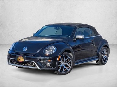 Used 2018 Volkswagen Beetle 2.0T Dune image 1