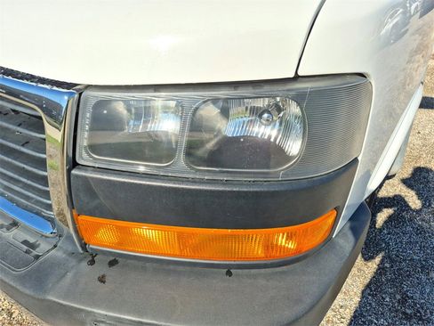 Used 2021 GMC Savana 2500 w/ Driver Convenience Package image 10